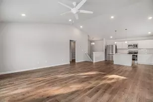 112 Mayfield Dr, Michigan City, IN 46360 - Photo 3