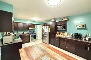 140 N Linda St, Hobart, IN 46342 - Photo 9
