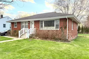 140 N Linda St, Hobart, IN 46342 - Photo 1