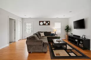 427 S East St, Crown Point, IN 46307 - Photo 5