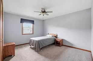 1547 W 99th Ave, Crown Point, IN 46307 - Photo 9