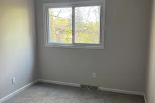 1605 Earthstone Dr, Valparaiso, IN 46383 - Photo 27