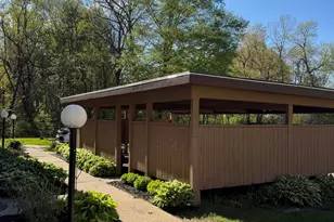 1605 Earthstone Dr, Valparaiso, IN 46383 - Photo 5