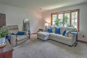 2611 Crows Nest Dr, Hobart, IN 46342 - Photo 15