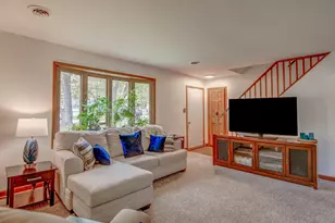 2611 Crows Nest Dr, Hobart, IN 46342 - Photo 13