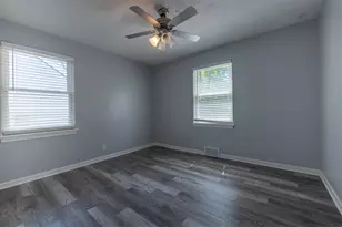408 E 43rd Ave, Gary, IN 46409 - Photo 11