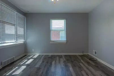 408 E 43rd Avenue, Gary, IN 46409 - Photo 5