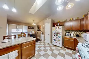 3782 W 70th Pl, Merrillville, IN 46410 - Photo 9