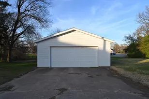 217 Park Ave, North Judson, IN 46366 - Photo 9