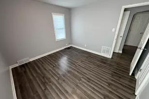 5052 Washington St, Gary, IN 46408 - Photo 7
