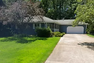 7101 Greenwood Ct NW, Demotte, IN 46310 - Photo 1