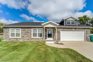 3190 W 63rd Ln, Merrillville, IN 46410 - Photo 1