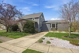 421 S East St, Crown Point, IN 46307 - Photo 1