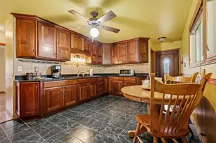 131 Hillcrest St, Hobart, IN 46342 - Photo 5