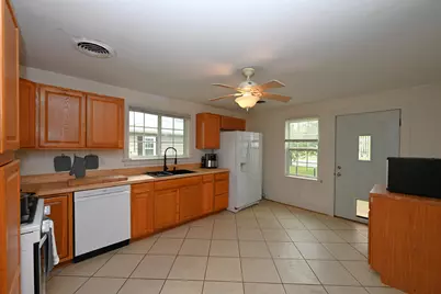 121 W Spring Street, Winamac, IN 46996 - Photo 15