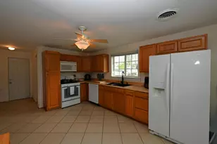 121 W Spring St, Winamac, IN 46996 - Photo 17