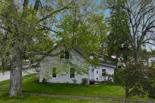 121 W Spring St, Winamac, IN 46996 - Photo 3