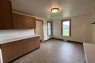 225 Columbia St, Michigan City, IN 46360 - Photo 3