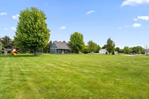 403 Creekwood Dr, Valparaiso, IN 46383 - Photo 39
