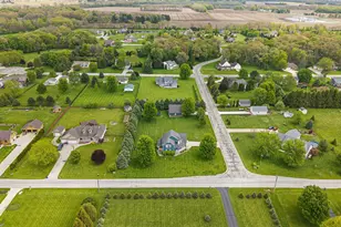 403 Creekwood Dr, Valparaiso, IN 46383 - Photo 55
