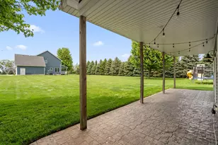 403 Creekwood Dr, Valparaiso, IN 46383 - Photo 35