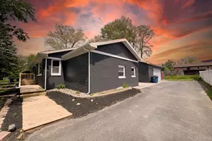 405 Cedar St NW, Demotte, IN 46310 - Photo 3