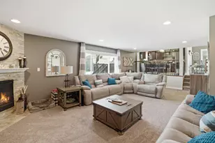 1131 Jeanne Ct, Crown Point, IN 46307 - Photo 7
