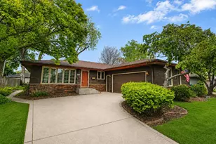 8210 Tapper Ave, Munster, IN 46321 - Photo 1