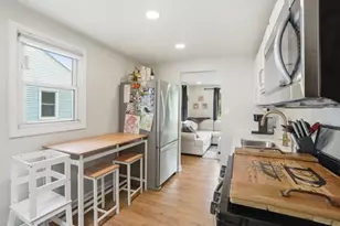 323 S Pettibone St, Crown Point, IN 46307 - Photo 7