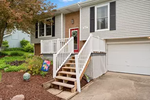 3697 Kingsway Dr, Crown Point, IN 46307 - Photo 3