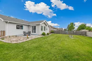 557 Rose Bush Ln, Dyer, IN 46311 - Photo 15