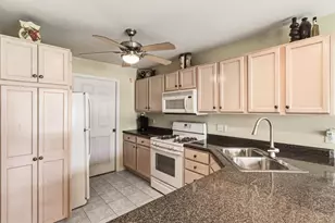 1096 Lakewood Ct, Schererville, IN 46375 - Photo 7