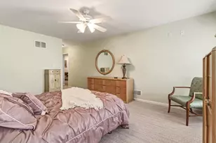 1096 Lakewood Ct, Schererville, IN 46375 - Photo 17