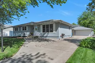 934 Windsor Ln, Dyer, IN 46311 - Photo 1