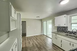 5377 Cleveland Ln, Merrillville, IN 46410 - Photo 3
