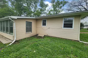 5377 Cleveland Ln, Merrillville, IN 46410 - Photo 11