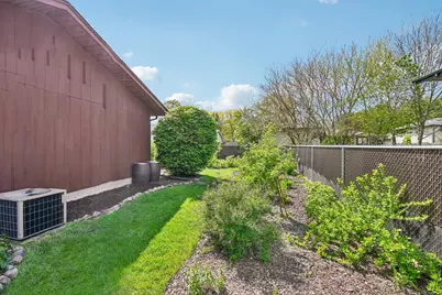 9618 Walnut Drive, Munster, IN 46321 - Photo 27