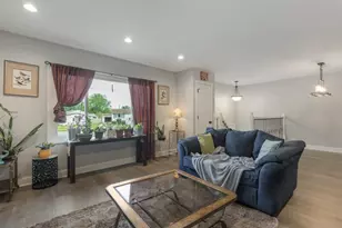 1216 N Dwiggins Ct, Griffith, IN 46319 - Photo 5