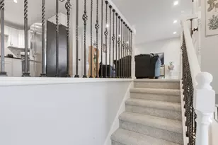 1216 N Dwiggins Ct, Griffith, IN 46319 - Photo 3