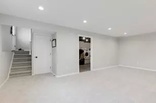 1216 N Dwiggins Ct, Griffith, IN 46319 - Photo 21