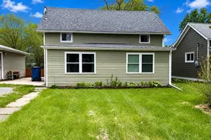 1057 Woodlawn Ave, Chesterton, IN 46304 - Photo 1