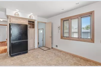 9247 Cottage Grove Avenue, Highland, IN 46322 - Photo 13