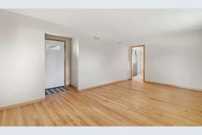 9247 Cottage Grove Avenue, Highland, IN 46322 - Photo 5