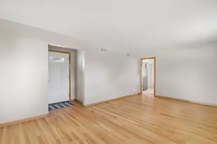 9247 Cottage Grove Ave, Highland, IN 46322 - Photo 5