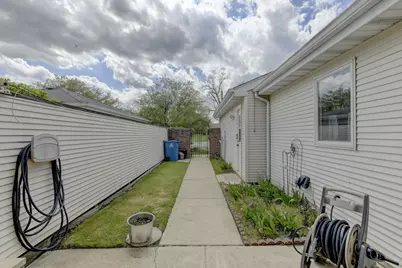2242 Deerpath Drive W, Schererville, IN 46375 - Photo 3