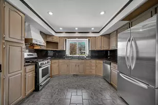9894 W Oakridge Dr, Saint John, IN 46373 - Photo 7