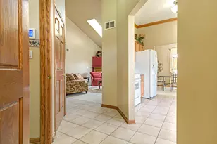 8113 Victoria Pl, Crown Point, IN 46307 - Photo 5