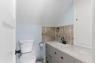 131 N 18th St, Chesterton, IN 46304 - Photo 17