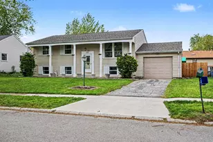 1707 Peachtree Dr, Valparaiso, IN 46383 - Photo 5