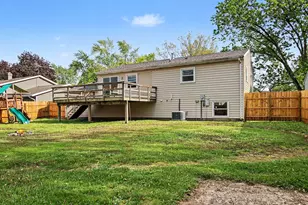 1707 Peachtree Dr, Valparaiso, IN 46383 - Photo 35